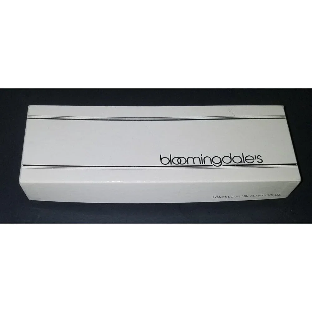 VTG Bloomingdale's Scented Beige Sandalwood 3 Cakes Soap NEW OLD STOCK in box